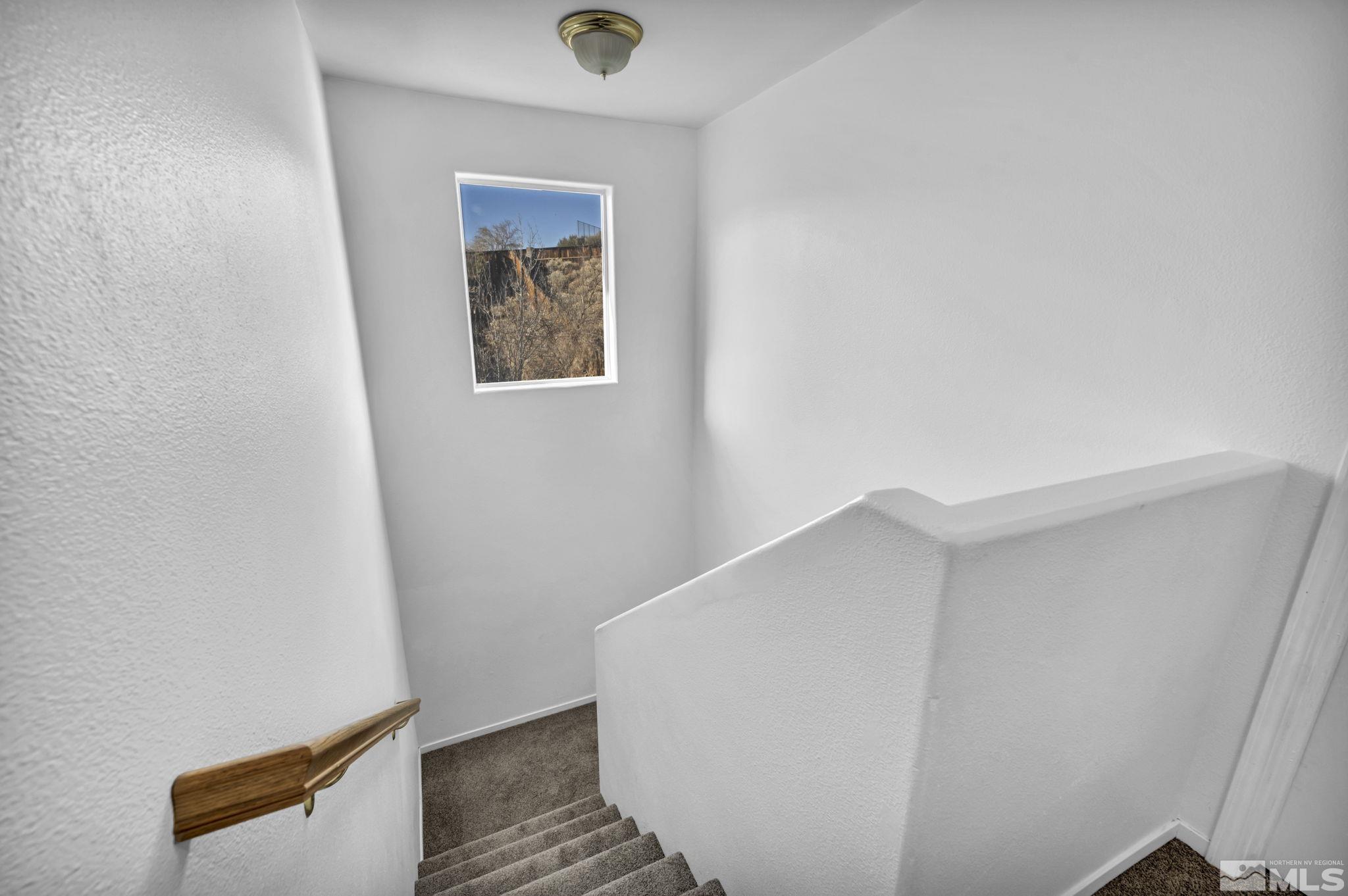 2131 Sapphire Ridge Way Reno, NV 89523 - Photo 10 of 34 Photo 10