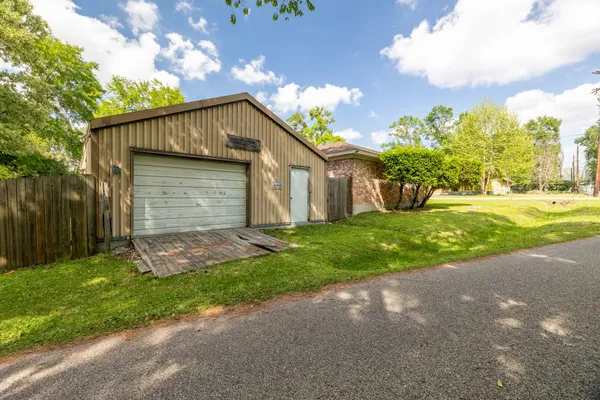 $199,900 | 201 North Cleveland Avenue, Cleveland, TX 77327