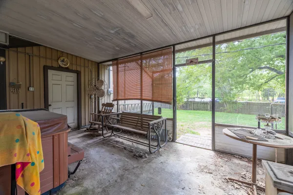 $199,900 | 201 North Cleveland Avenue, Cleveland, TX 77327