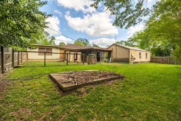 $199,900 | 201 North Cleveland Avenue, Cleveland, TX 77327