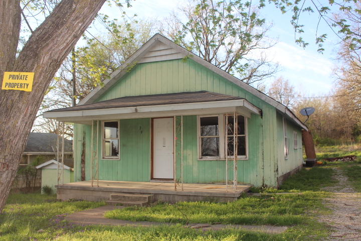 29 Quarry Road Buffalo, MO 65622 - Photo 1 of 1 Front