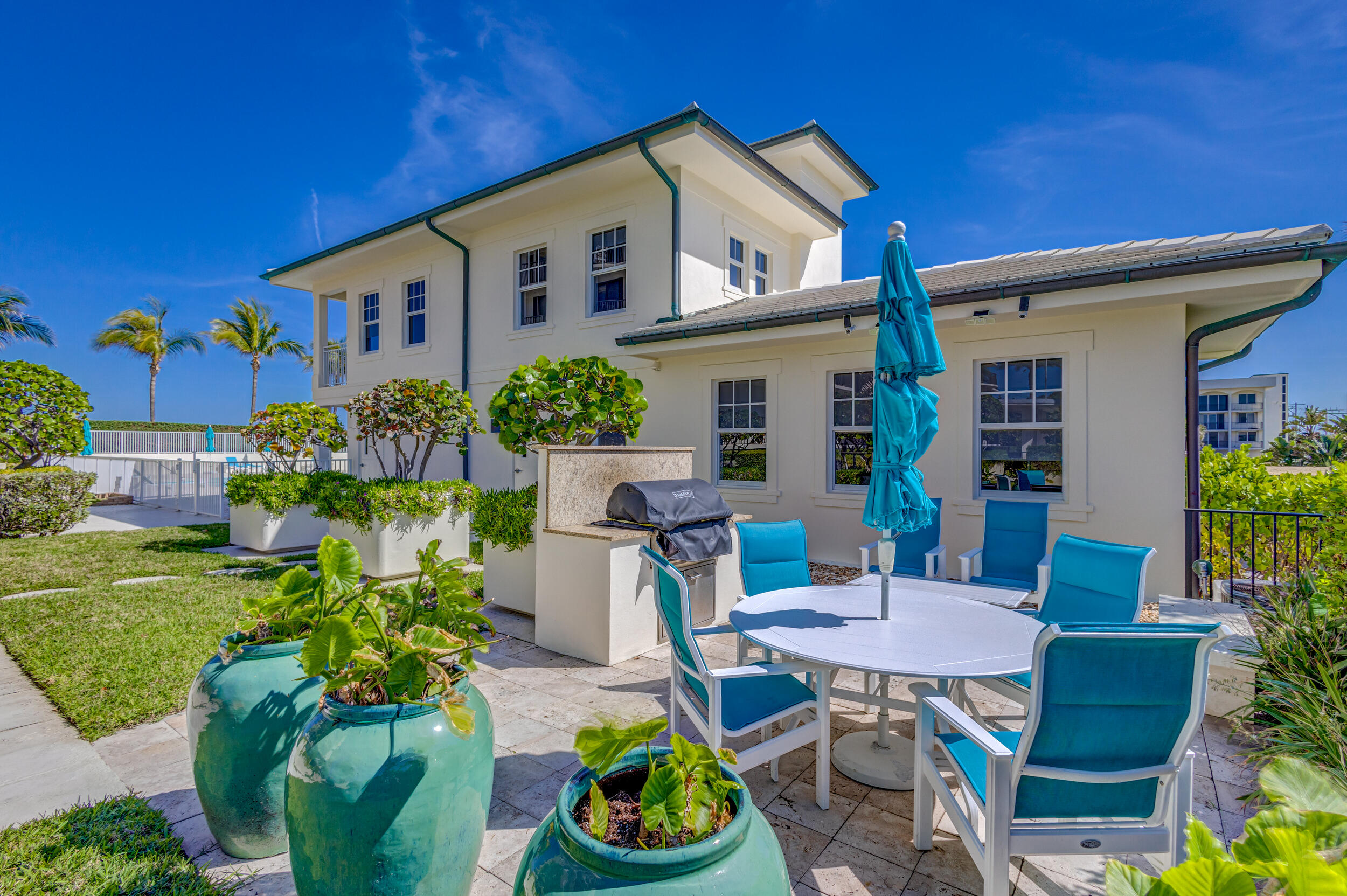 400 South Beach Road, Unit 804 Tequesta, FL 33469 - Photo 45 of 65 BBQ Area