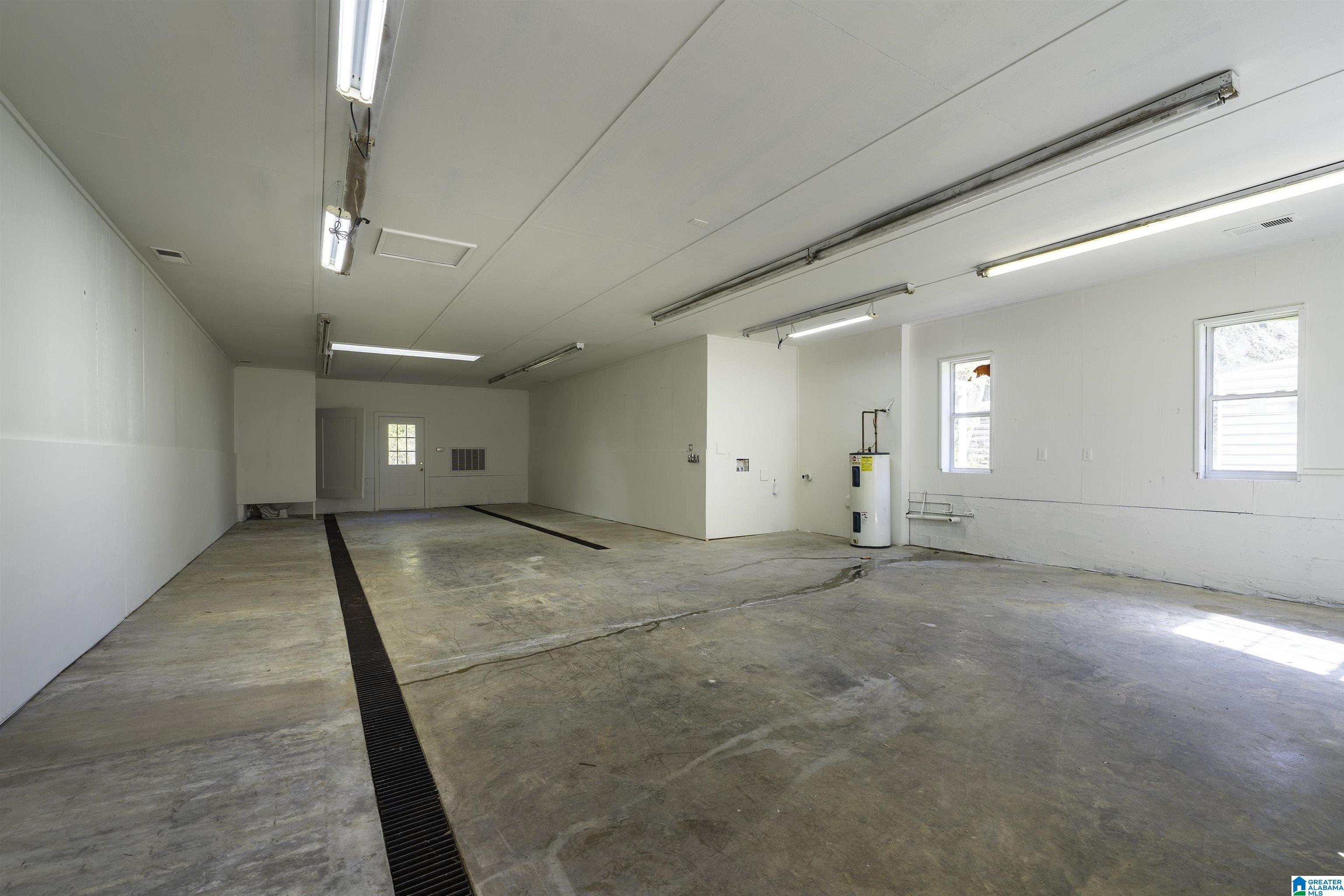 9389 Central Road Warrior, AL 35180 - Photo 27 of 42
