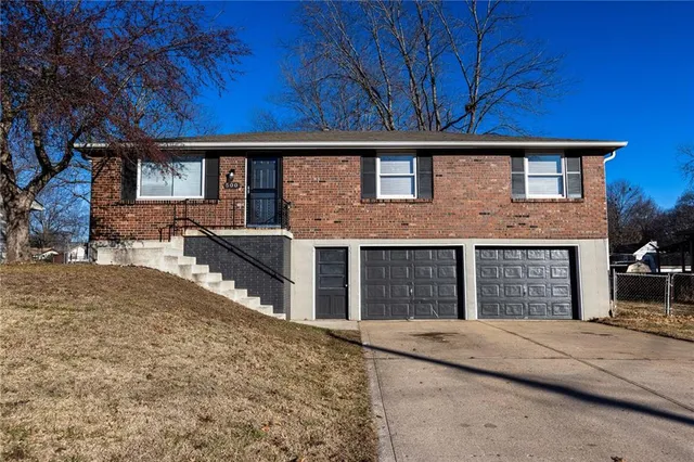 $290,000 | 500 Northeast 87th Street, Kansas City, MO 64155