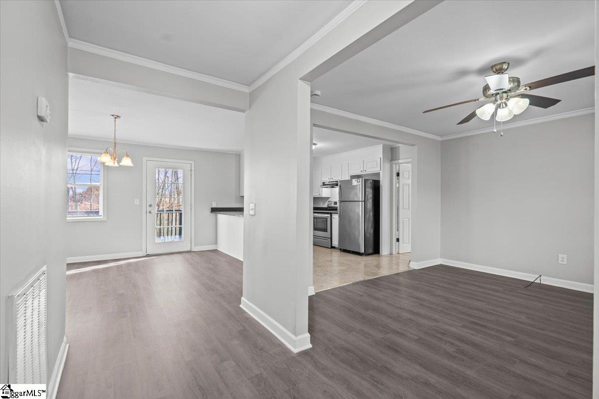 104 Cascade Drive Greer, SC 29651 - Photo 4 of 37