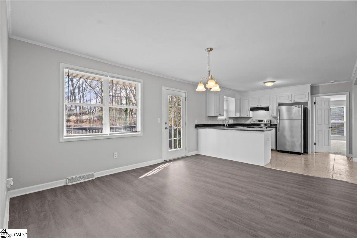 104 Cascade Drive Greer, SC 29651 - Photo 9 of 37