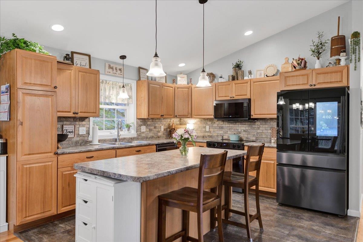 286 Lahue Farm Road Swanton, VT 05483 - Photo 8 of 51