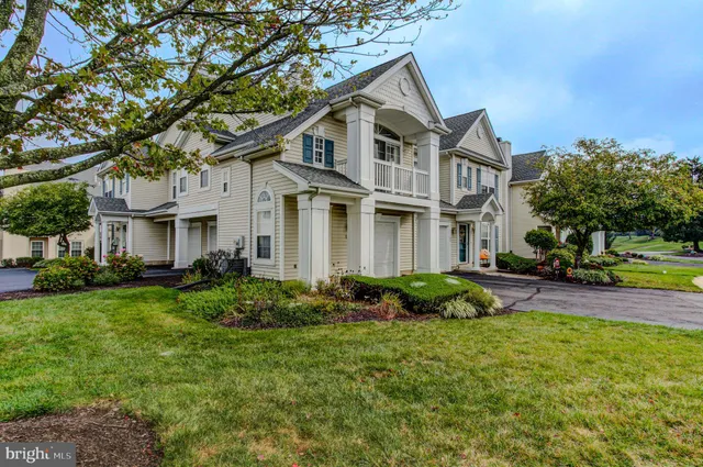 $385,000 | 202 Strawberry Court, Warminster, PA 18974