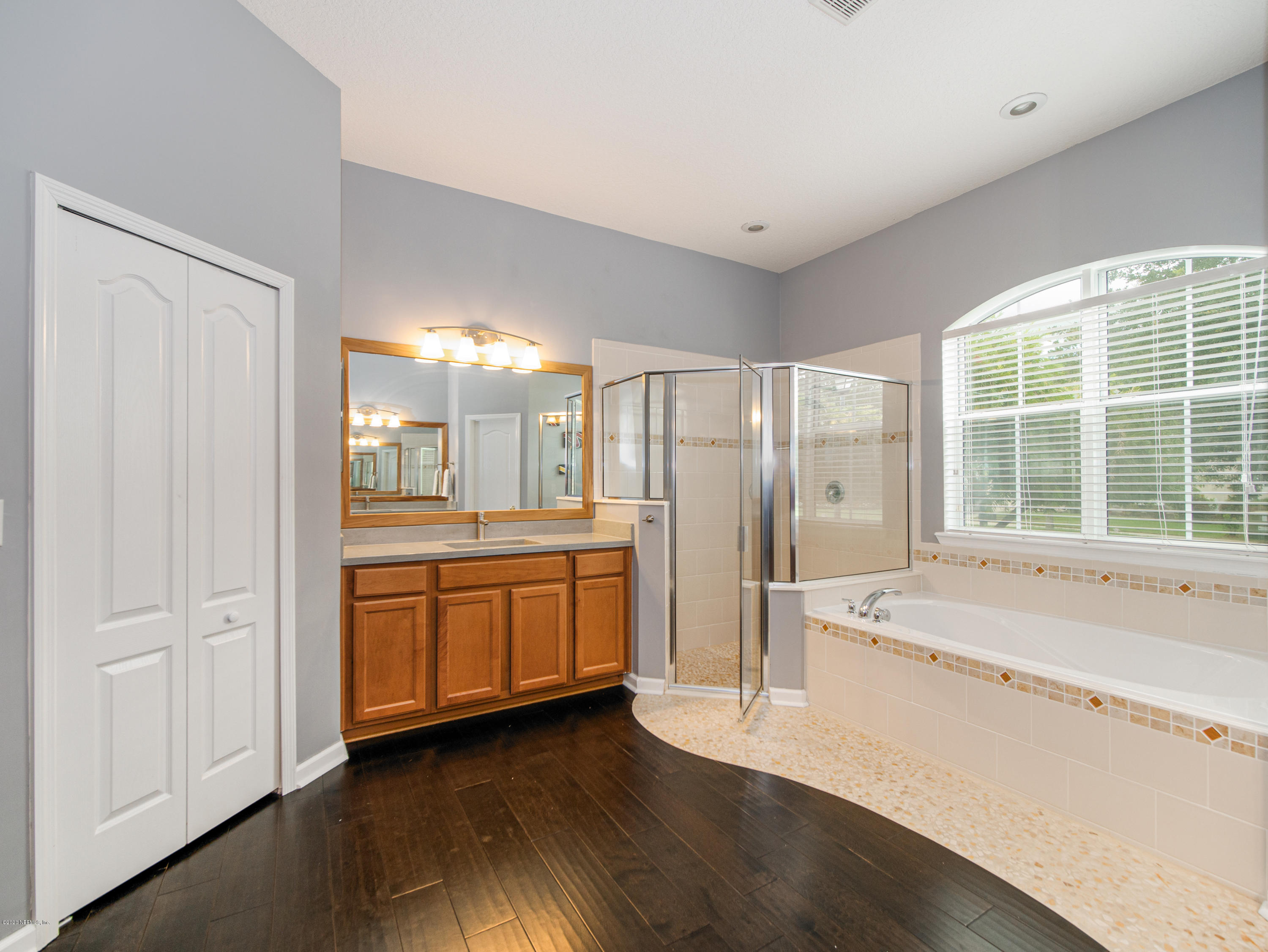 6152 White Tip Road Jacksonville, FL 32258 - Photo 18 of 44 Upgraded Tile in Shower & Tub!