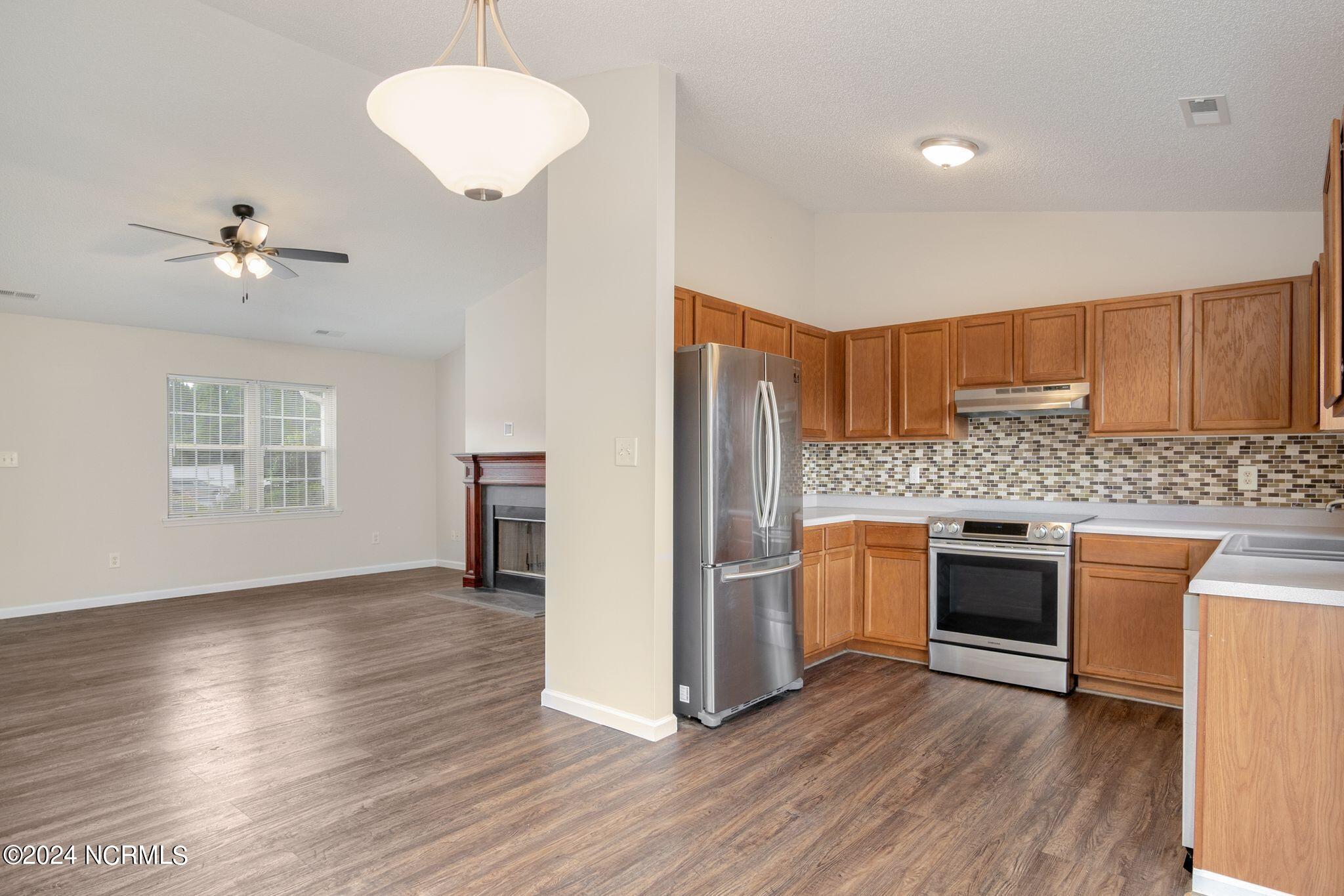 101 Linden Road Richlands, NC 28574 - Photo 8 of 21 101 Linden Rd-15