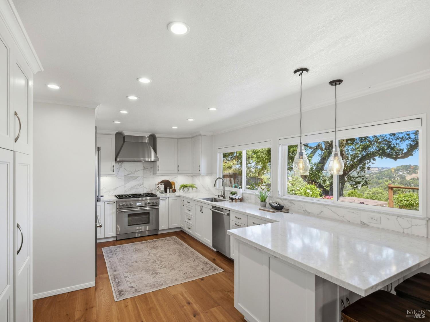 31 Roca Court Novato, CA 94947 - Photo 8 of 55