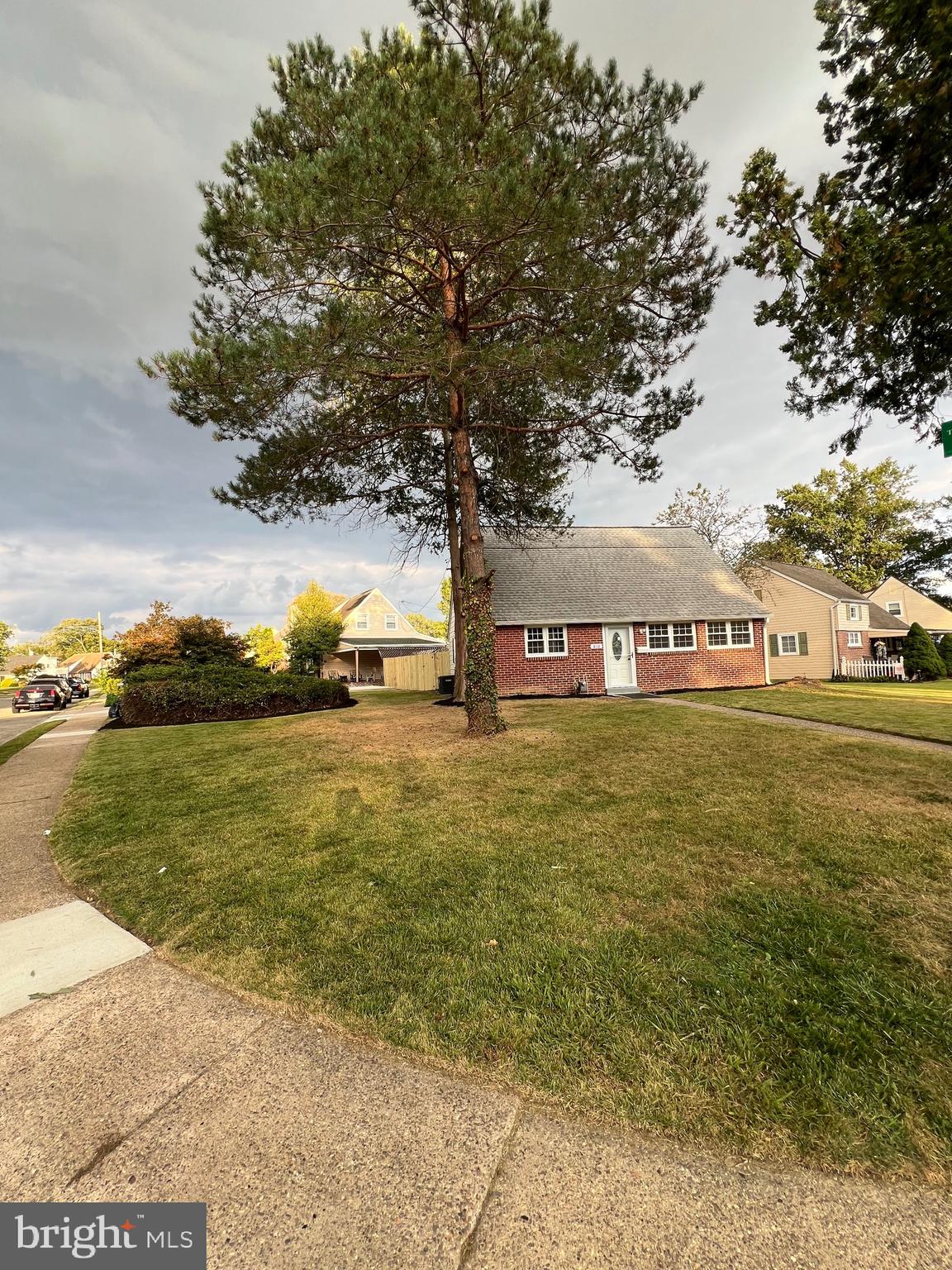 810 Quince Lane Secane, PA 19018 - Photo 12 of 44 a view of an ocean