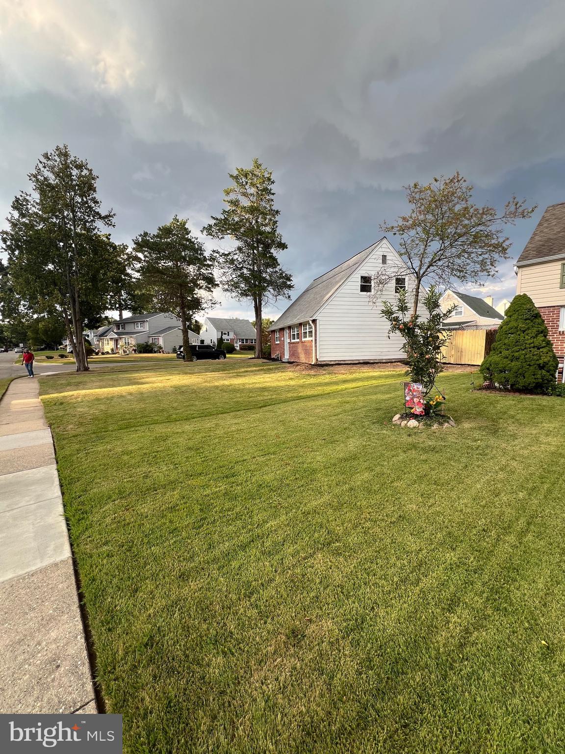 810 Quince Lane Secane, PA 19018 - Photo 6 of 44 a view of a fountain in front of the house