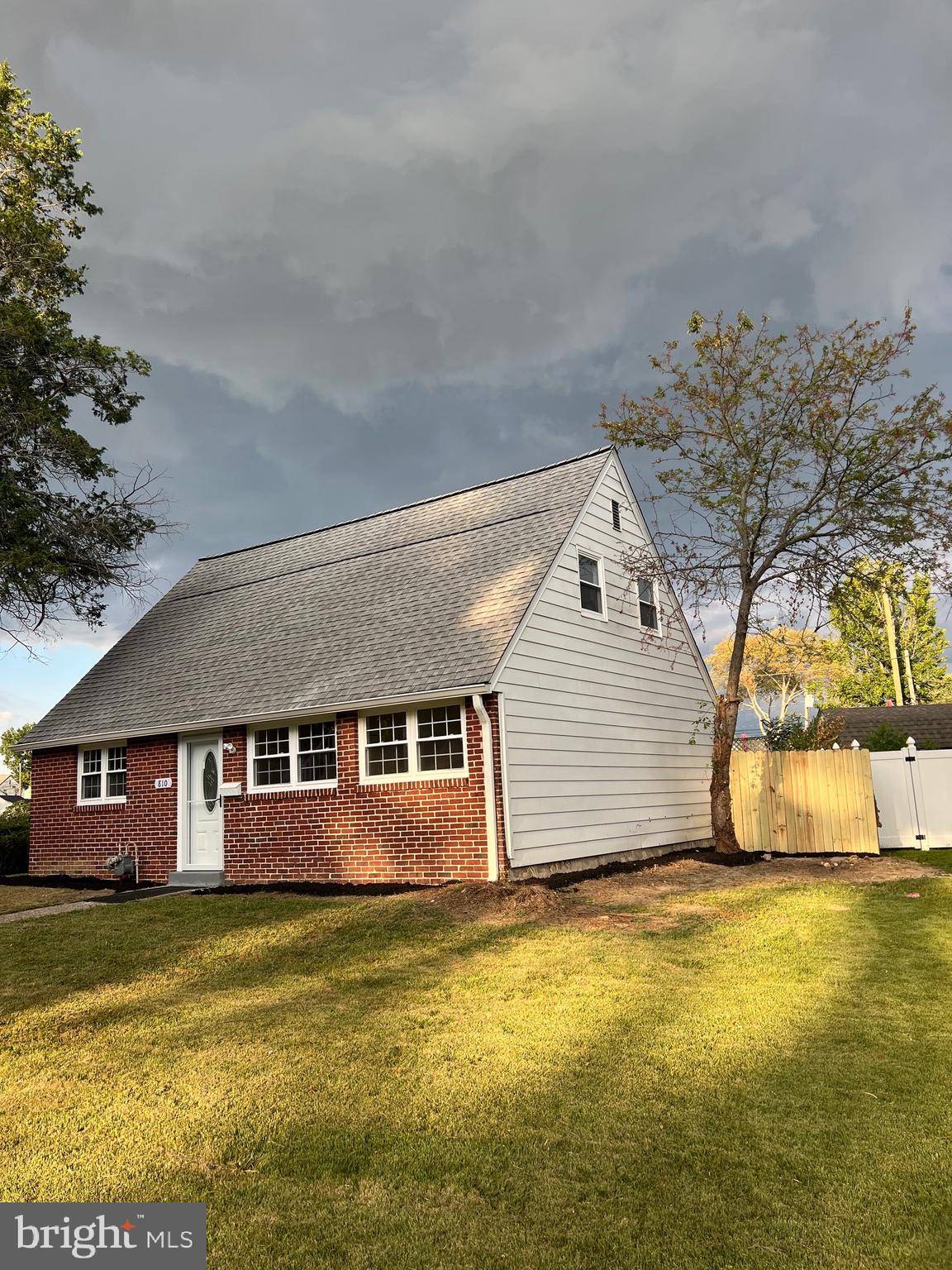 810 Quince Lane Secane, PA 19018 - Photo 10 of 44 a view of a house with a swimming pool