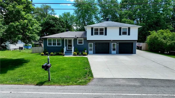 $469,900 | 269 Broezel Avenue, Lancaster, NY 14086