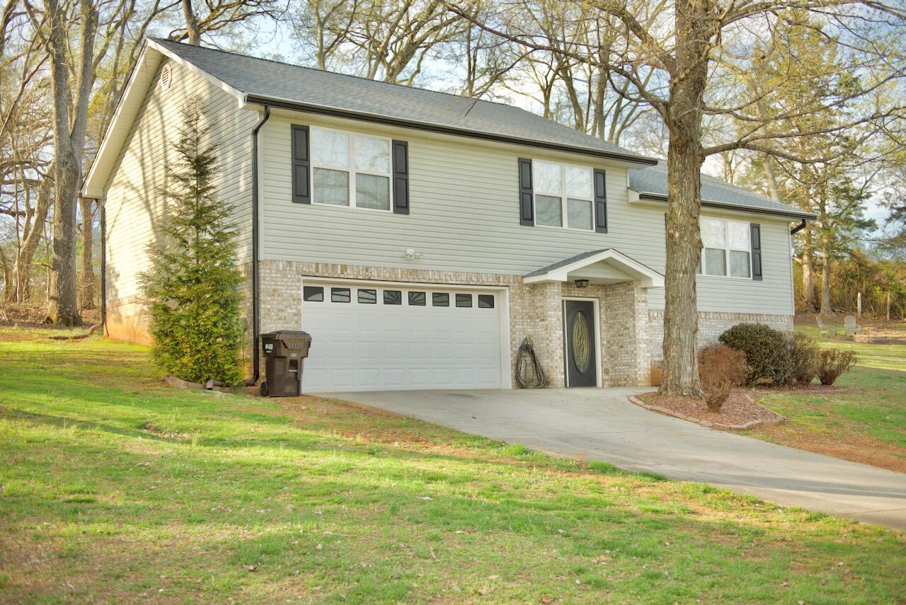 607 Diamond Ridge Drive Cleveland, TN 37312 - Photo 3 of 33 607 Diamond Ridge - 4 of 32