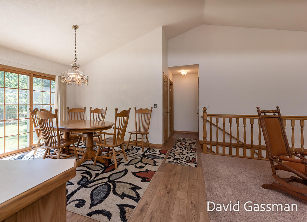 3270 South Walker Road Muskegon, MI 49444 - Photo 11 of 29 Dining