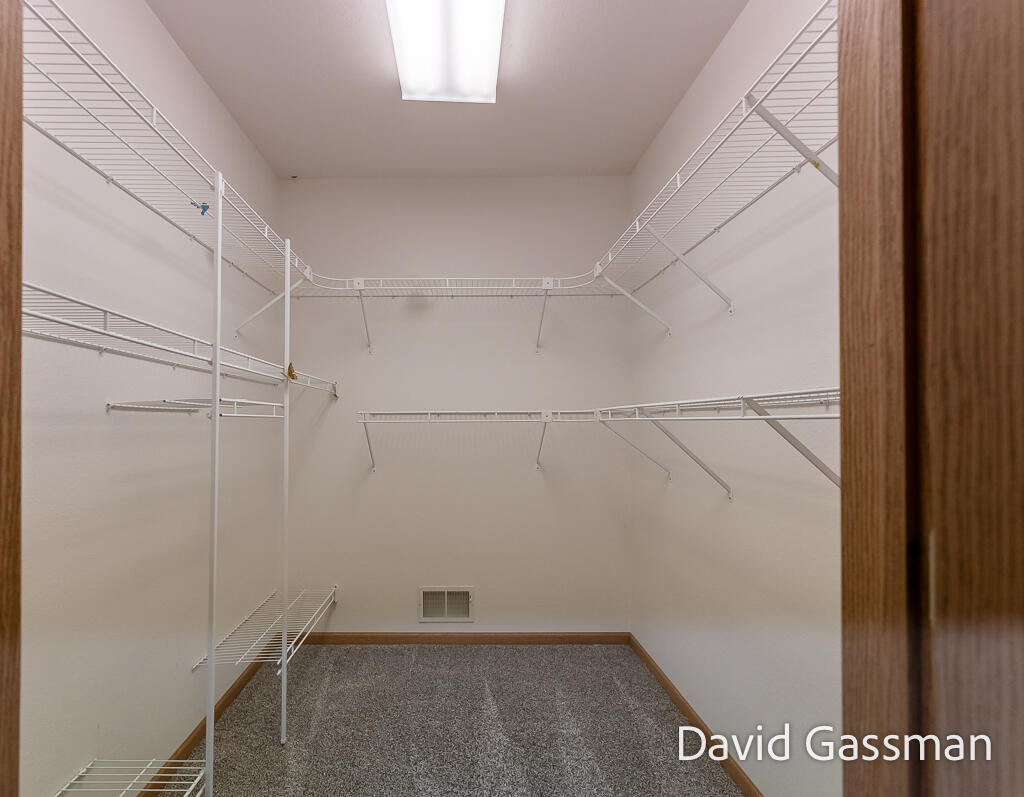 3270 South Walker Road Muskegon, MI 49444 - Photo 18 of 29 Primary closet
