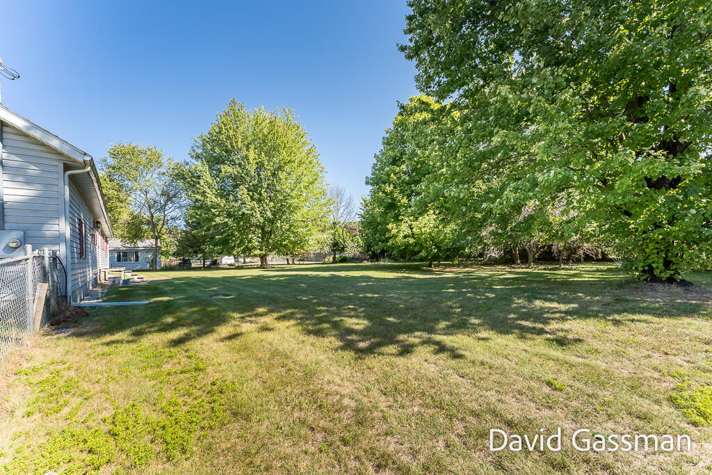 3270 South Walker Road Muskegon, MI 49444 - Photo 3 of 29 Backyard