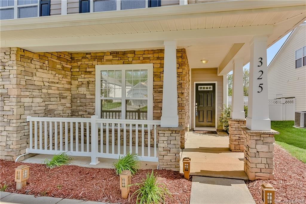 325 Sand Paver Way, Unit 99 Fort Mill, SC 29708 - Photo 2 of 25 a front view of a house