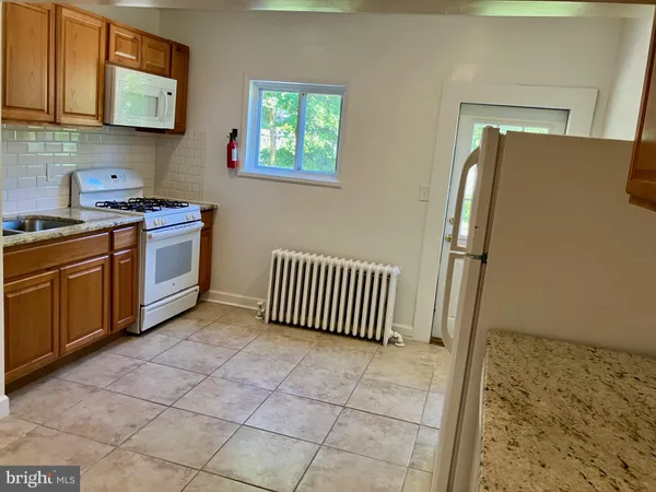 $2,595 | 714 Magill Avenue, Collingswood, NJ 08107