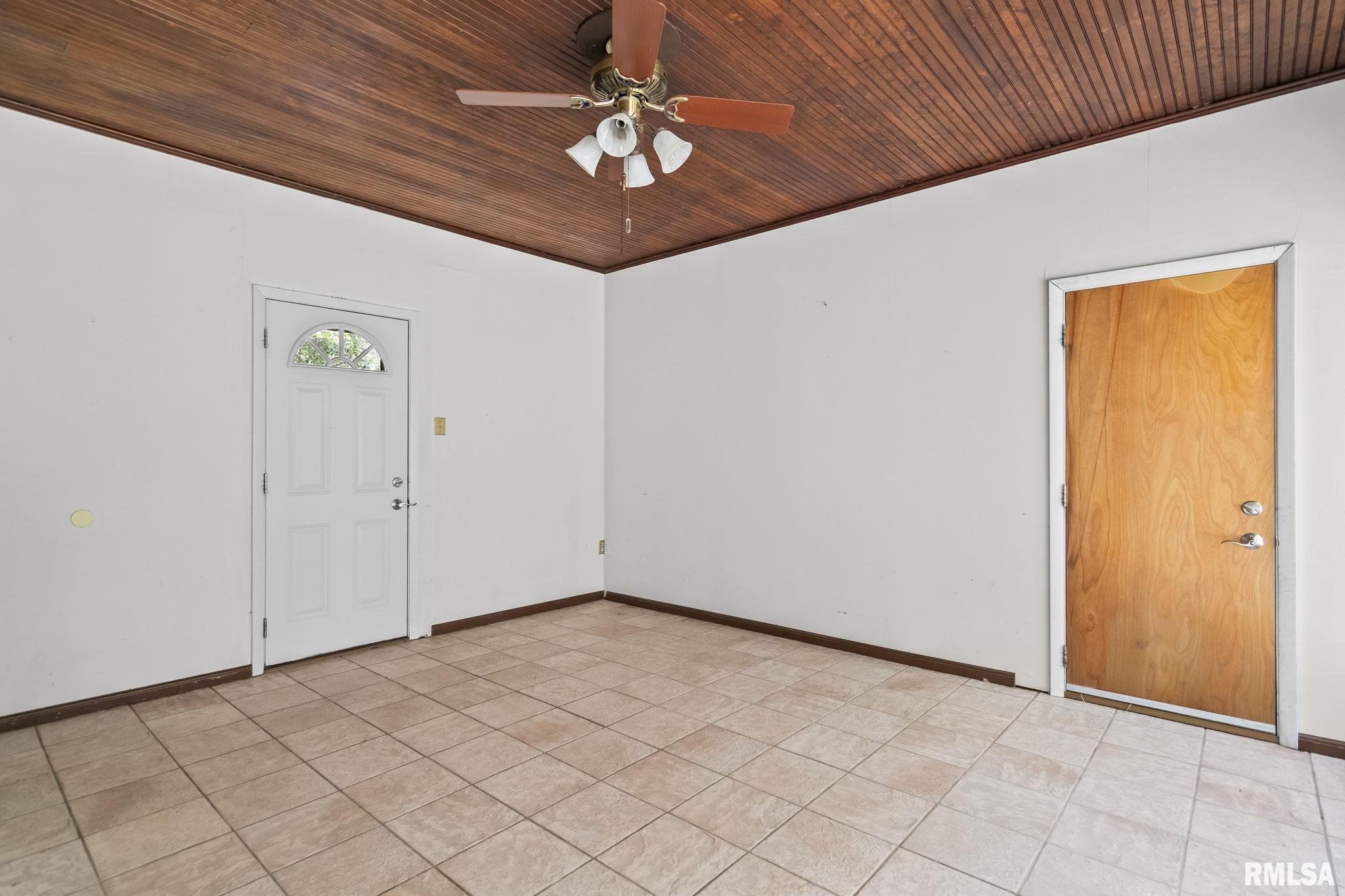 21 West Hazel Dell Lane Springfield, IL 62703 - Photo 23 of 39 Gallery Image 23