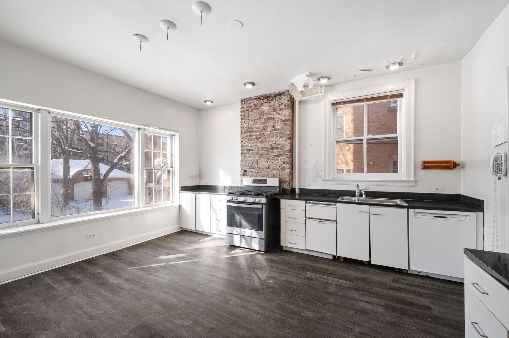 4254 North Hazel Street Chicago, IL 60613 - Photo 16 of 48