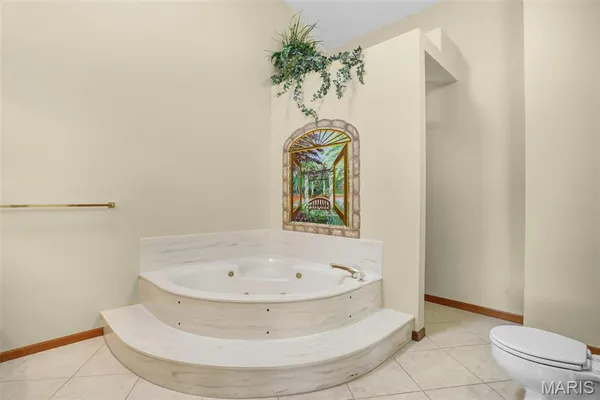$641,000 | 4842 Indian Hills Drive, Edwardsville, IL 62025