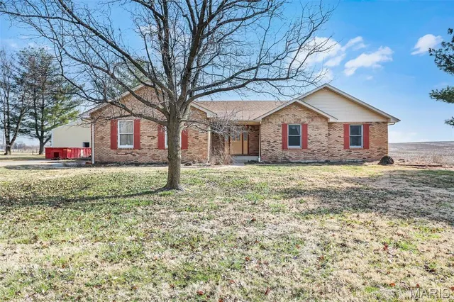 $641,000 | 4842 Indian Hills Drive, Edwardsville, IL 62025