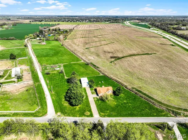 $641,000 | 4842 Indian Hills Drive, Edwardsville, IL 62025