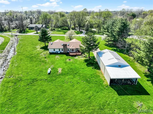 $641,000 | 4842 Indian Hills Drive, Edwardsville, IL 62025