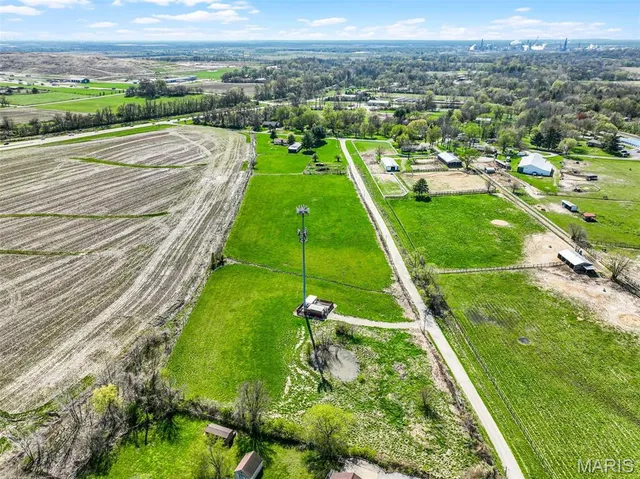 $641,000 | 4842 Indian Hills Drive, Edwardsville, IL 62025