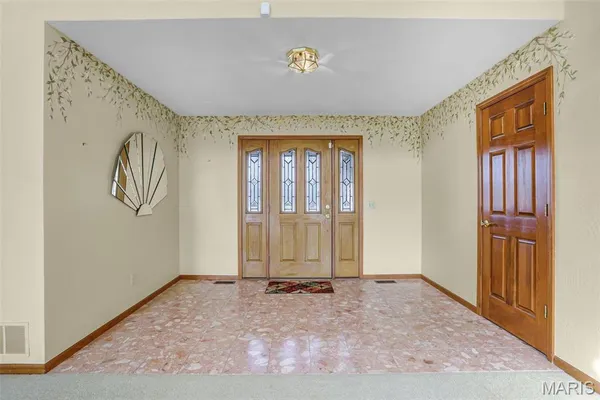 $641,000 | 4842 Indian Hills Drive, Edwardsville, IL 62025