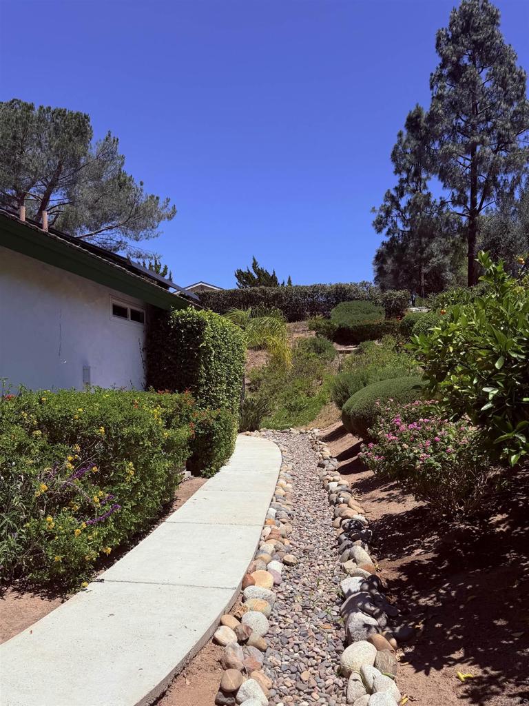 524 Rosvall Drive Fallbrook, CA 92028 - Photo 21 of 77