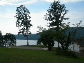 75 Holly Pointe, Unit 75 Butler, TN 37640 - Photo 1 of 2 Photo 1