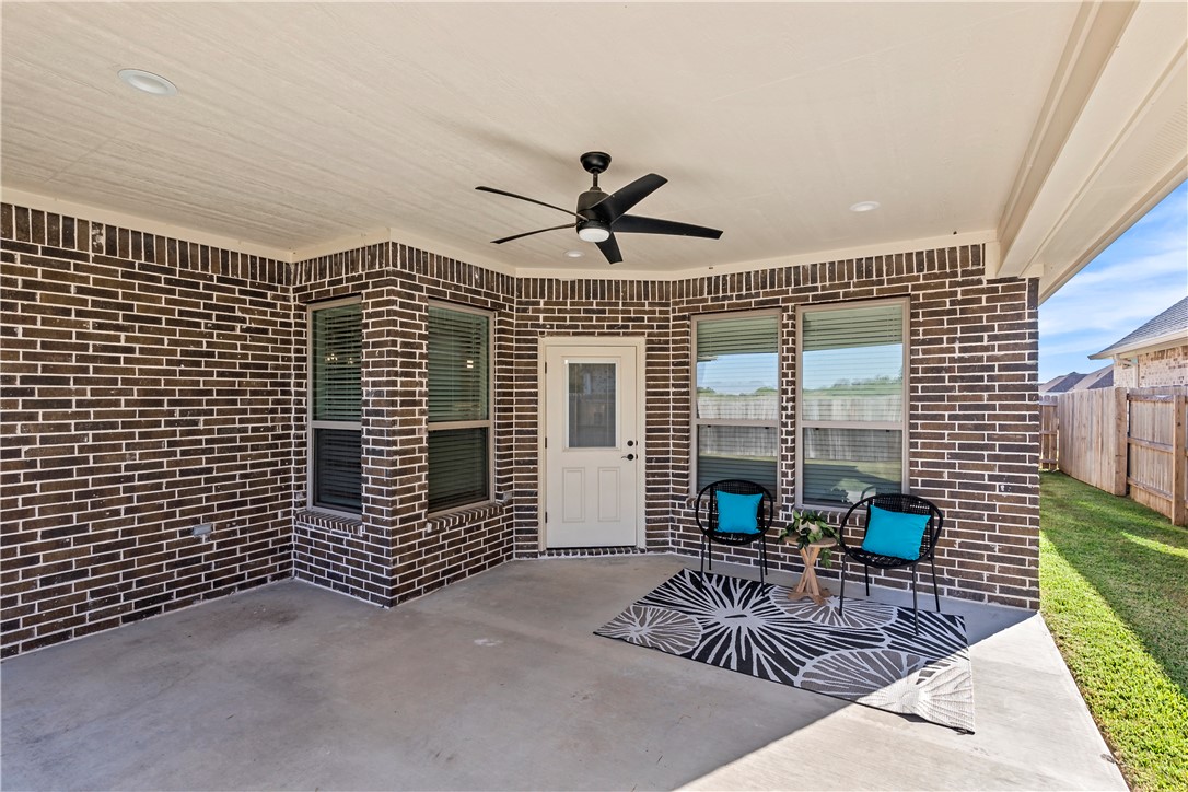 2912 GOLDBERG Drive Bryan, TX 77808 - Photo 32 of 35 a living room with furniture