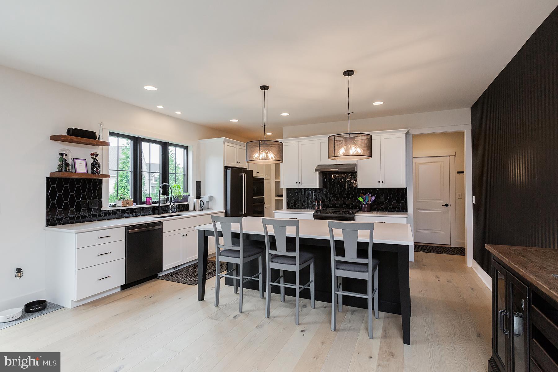 600 Stonehenge Drive Lititz, PA 17543 - Photo 5 of 42