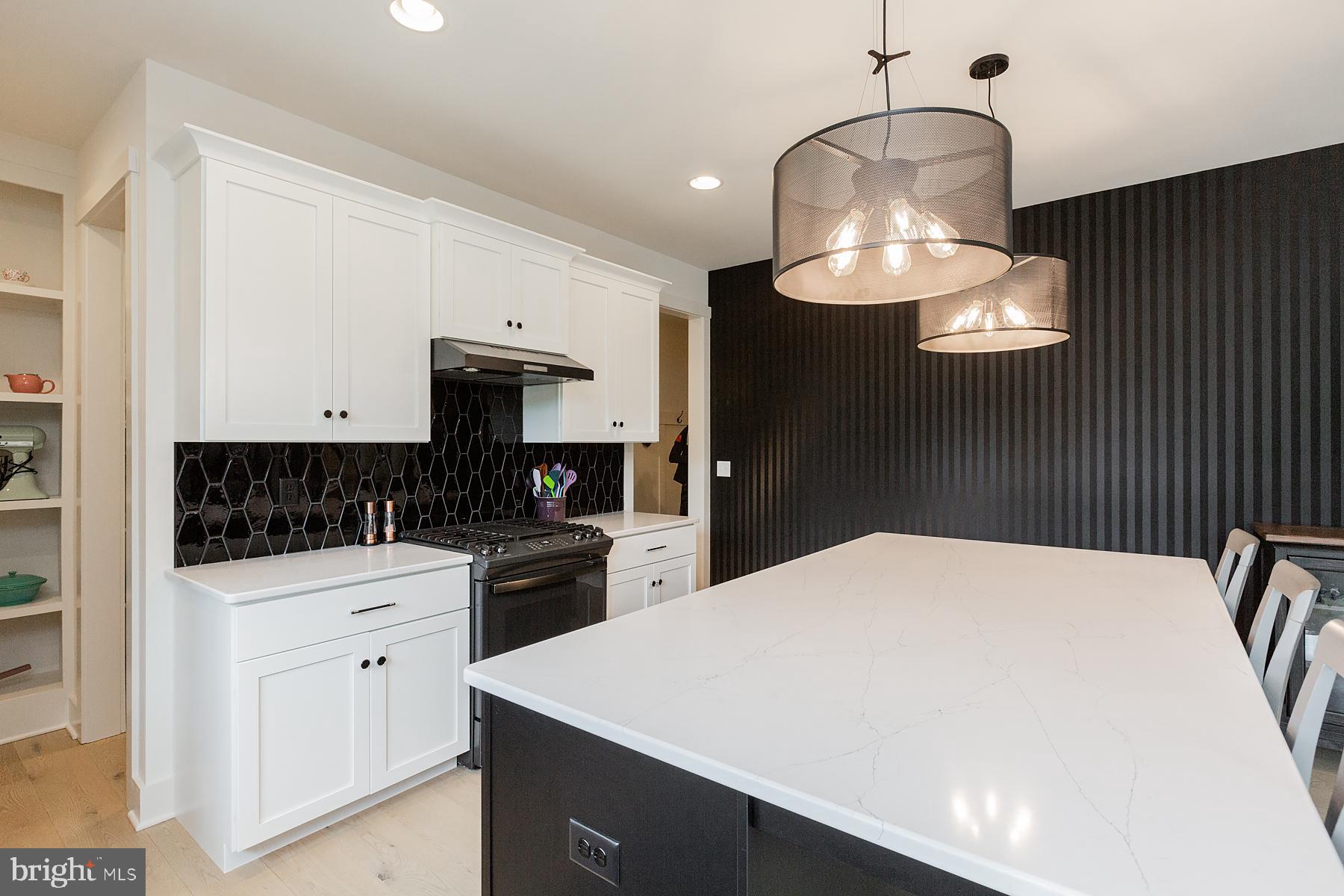 600 Stonehenge Drive Lititz, PA 17543 - Photo 8 of 42