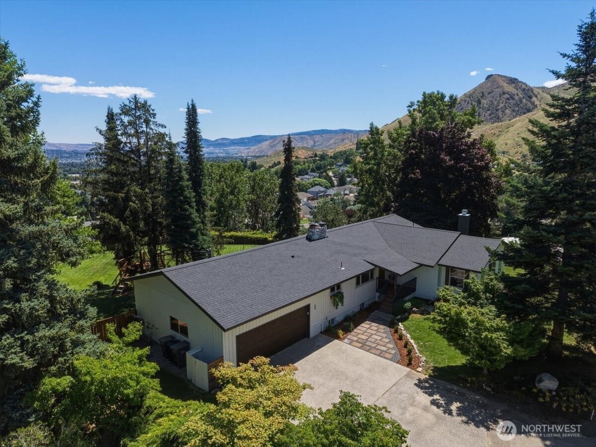 504 Day Road North Wenatchee, WA 98801 - Photo 4 of 40