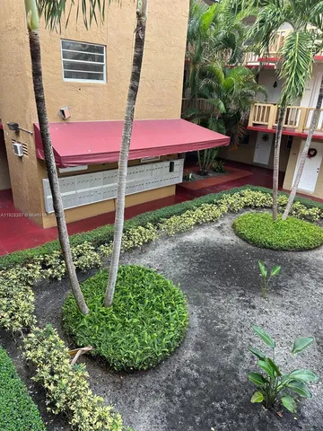 $1,750 | 4655 Palm Avenue, Unit 203, Hialeah, FL 33012