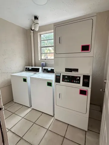 $1,750 | 4655 Palm Avenue, Unit 203, Hialeah, FL 33012