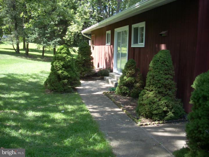 1436 Highpoint Road Coopersburg, PA 18036 - Photo 17 of 21 Gallery Image 17