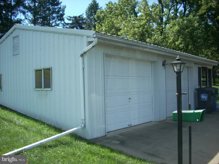 1436 Highpoint Road Coopersburg, PA 18036 - Photo 6 of 21 Gallery Image 6