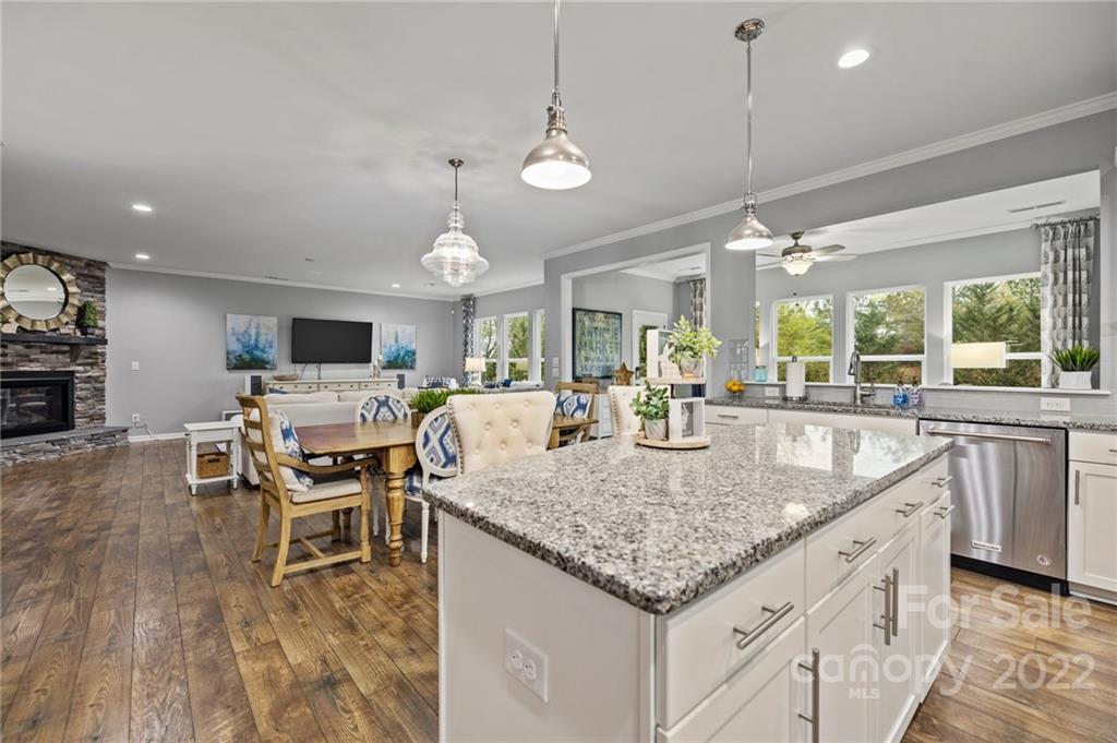 270 Hampton Trail Drive Fort Mill, SC 29708 - Photo 21 of 42 a large kitchen with a table and chairs