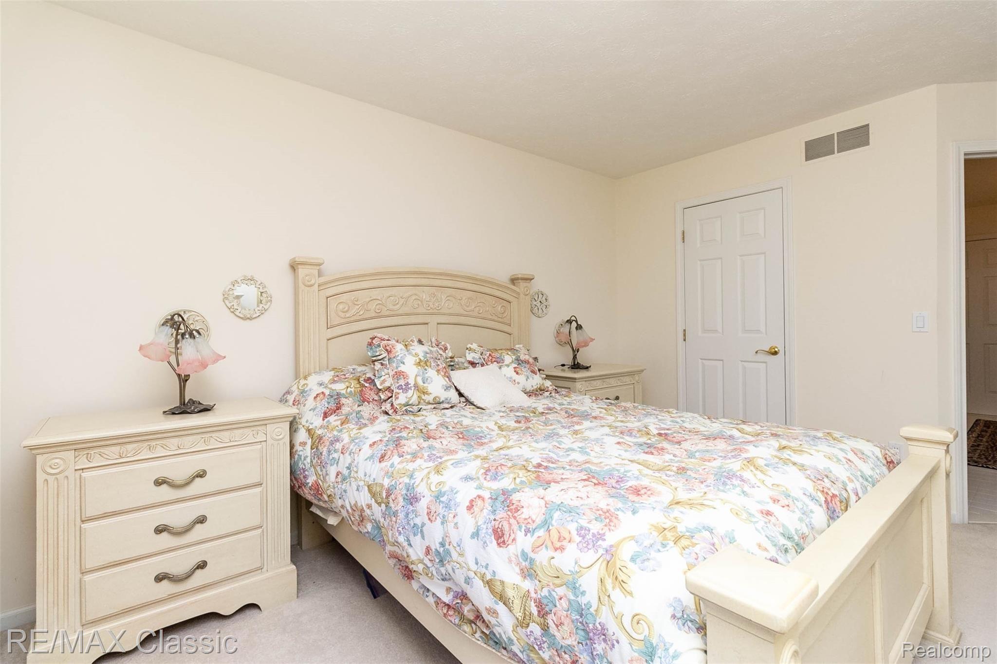 9802 Quail Ridge Run Brighton, MI 48114 - Photo 48 of 70 45.jpg