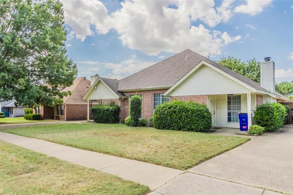 $2,295 | 2709 Brittany Drive, Euless, TX 76039
