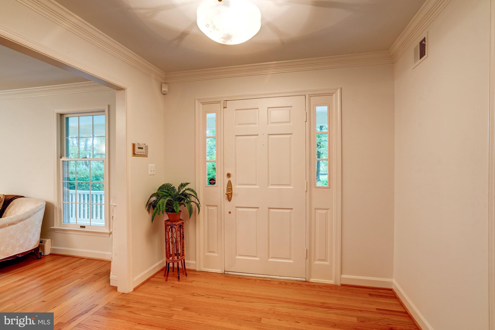 23517 Parsons Road Middleburg, VA 20117 - Photo 2 of 26 Foyer