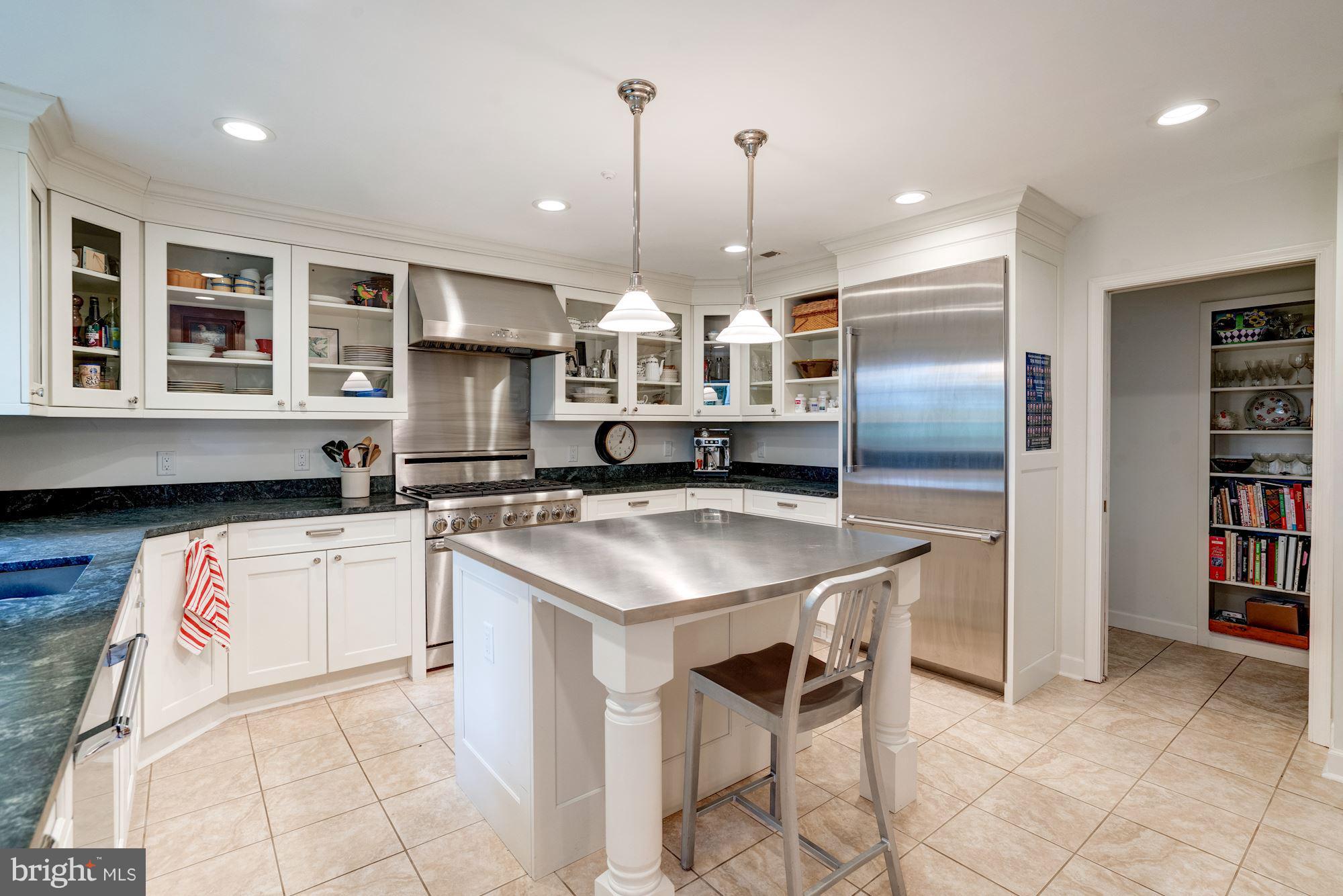 23517 Parsons Road Middleburg, VA 20117 - Photo 3 of 26 Kitchen