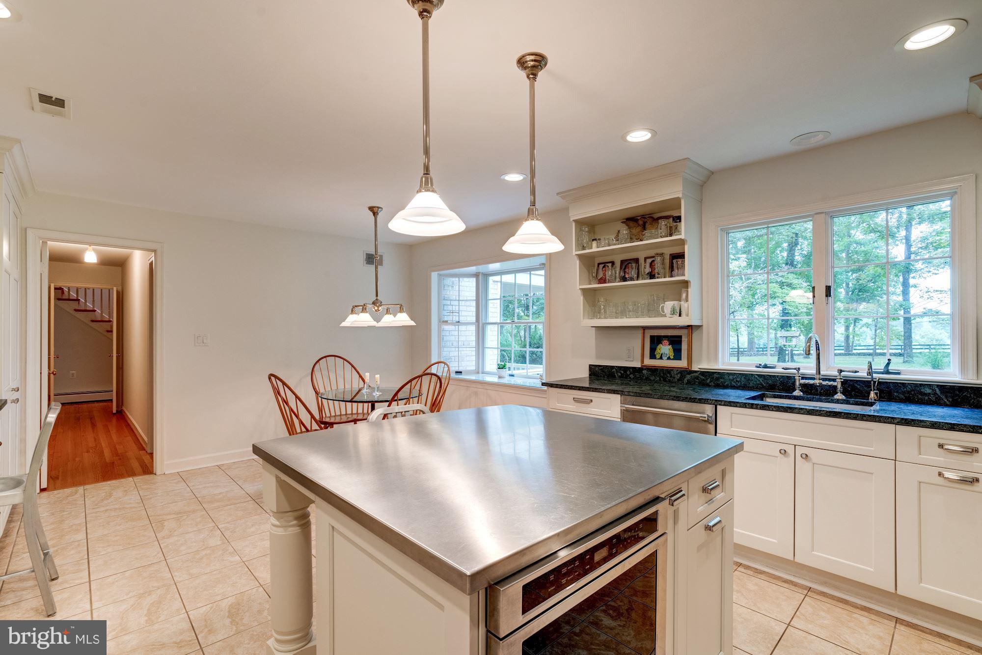 23517 Parsons Road Middleburg, VA 20117 - Photo 5 of 26 Kitchen