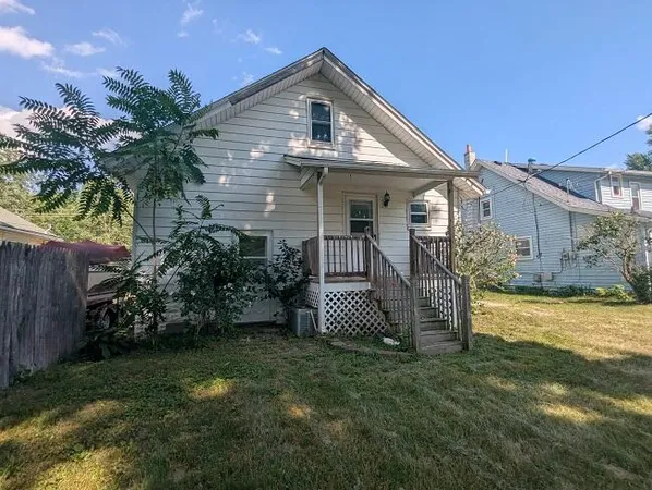 $149,900 | 18736 Huron River Drive, New Boston, MI 48164